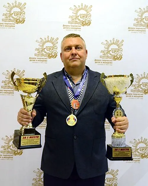 Кормилин Павел Юрьевич — тренер клуба «Ход вперед»
